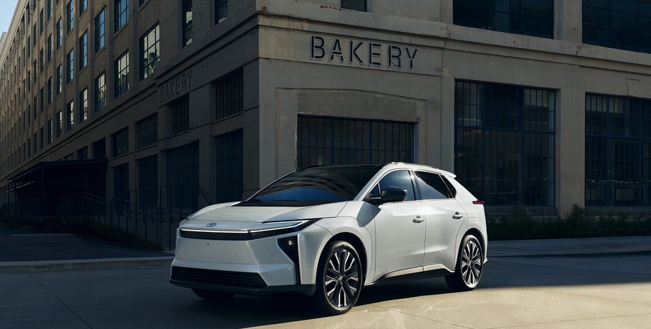 Toyota bZ, новая Toyota bZ, электромобиль Toyota bZ, электромобиль Toyota bZ, кроссовер Toyota