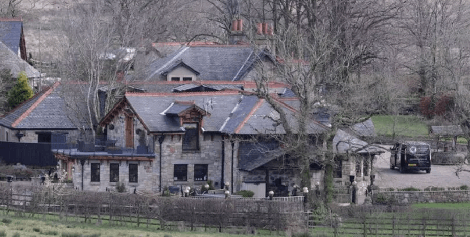 Розкішний особняк, особняк, будинок, житло, нерухомість, знести особняк, не було дозволу на будівництво, будинок Гарета Вілсона