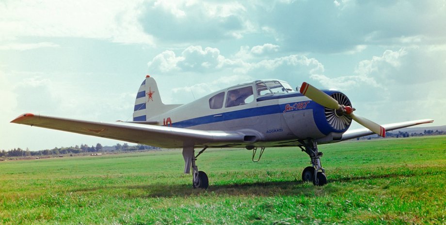 Як-52 . бпла, безпілотники, атака,. модернізація, літак, навчальний літак, війна в україні, атака бпла