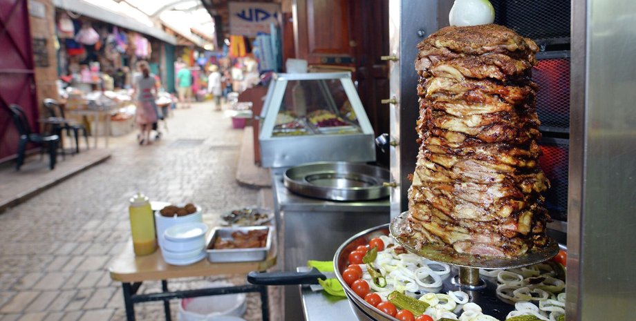 Массовое отравление произошло в кафе "Шаурму хочу"