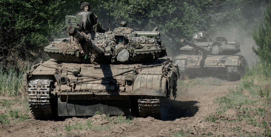 Die Streitkräfte erhalten weiterhin T-64-Panzer, einschließlich der modernisiert...