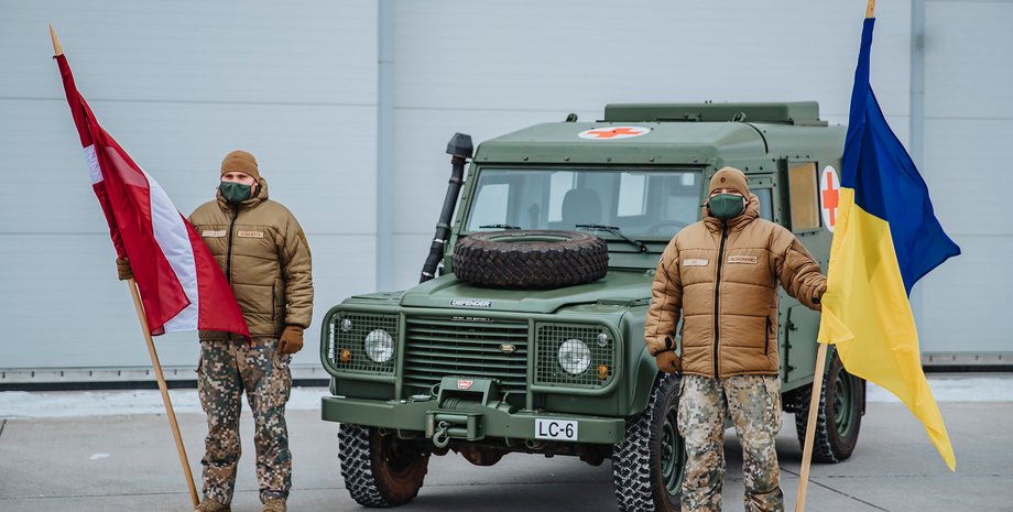 land rover, военная помощь латвии, передача техники в всу, медицинские автомобили в всу, land rover, snatch,