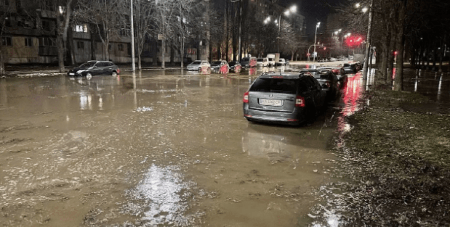 авария на Борщаговке, проезжая часть, холодная вода на улице, КГГА