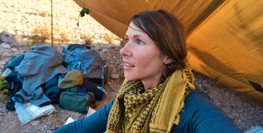 Жінка загубилася в дикій природі, туристка, викинули в горах, заплатила 13 тисяч доларів, туристична компанія, GPS-навігатор