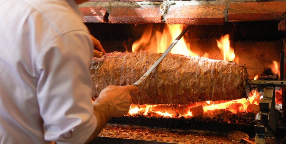 дієта, кебаб, вулична їжа, шаверма, шаурма, скільки калорій в шаурмі, чи можна їсти шаурму, шашлик, донер кебаб