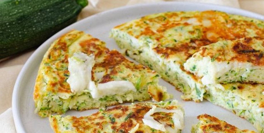 Пікантний пиріг із кабачків, пиріг із кабачків, пиріг на сковороді, кабачки рецепт