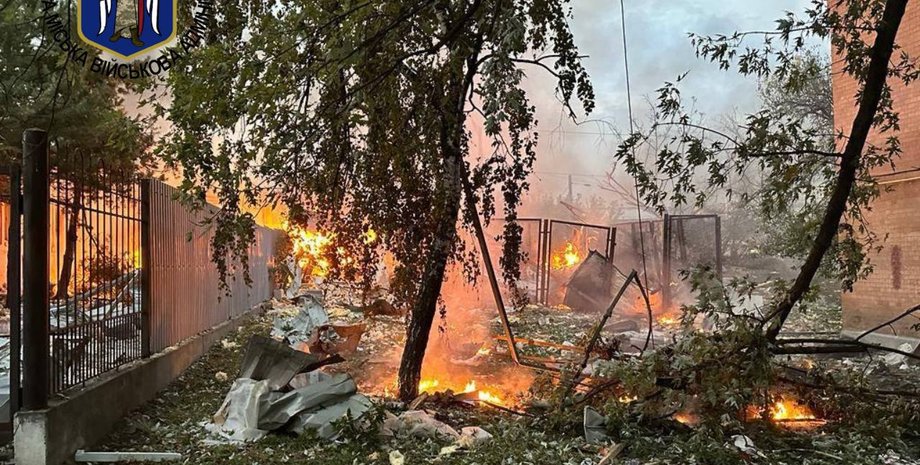 Киев, пожар война, ракетная атака, фото