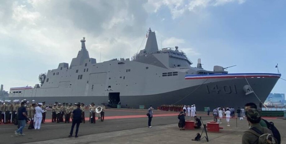 десантный корабль Yu Shan, Тайвань десантный корабль, Тайвань вооруженные силы, Китай Тайвань, Китай о США, США помогает Тайваню