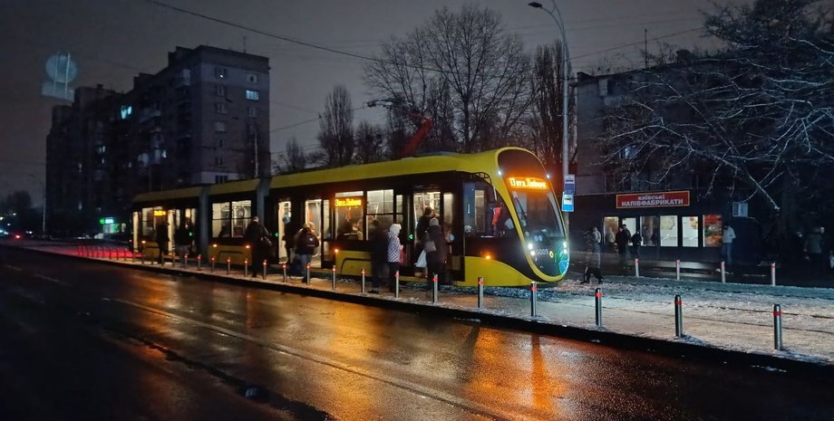 киев без света трамвай на левом берегу киева