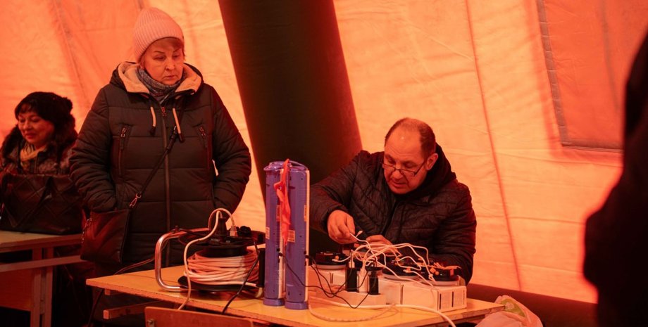 Киев без света и тепла – как выживают люди