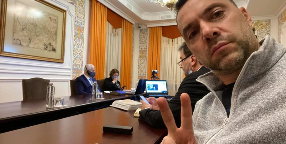 Олексій Арестович, Арестович, санкції Арестович