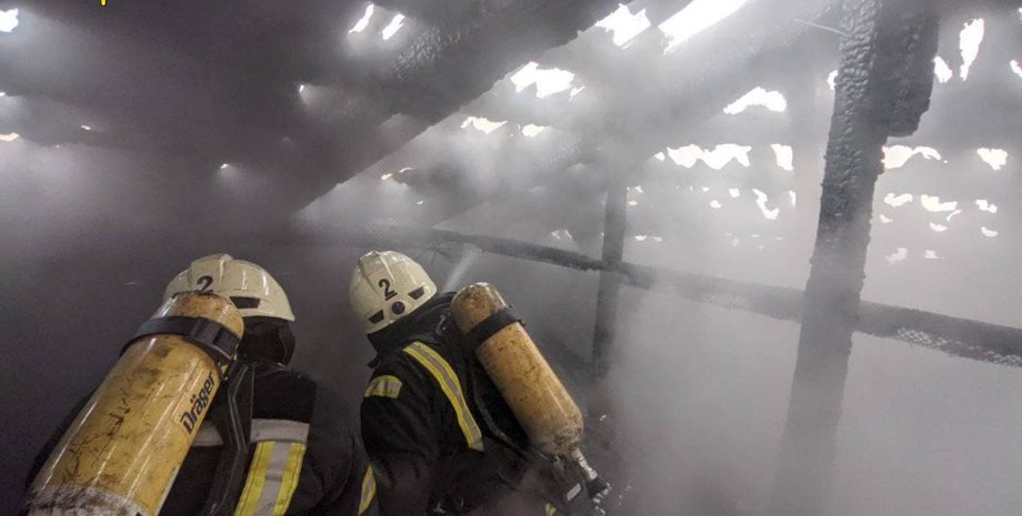 Пожар в центре Киева, ГСЧС, спасатели