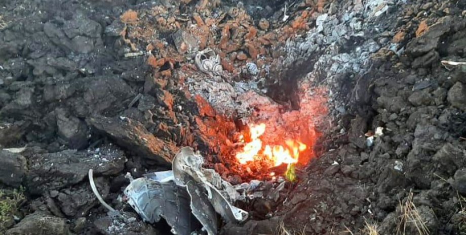 Обломок крылатой ракеты Изображение обломков крылатой ракеты