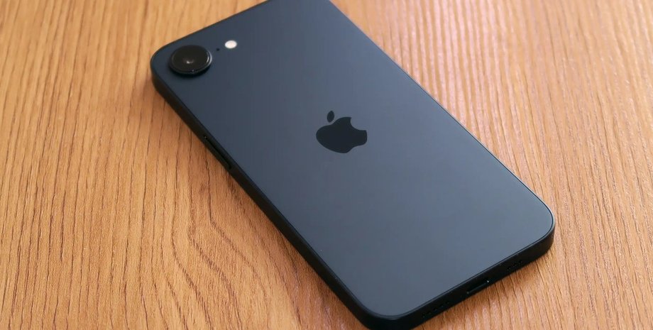 iPhone 16e смартфон на столі