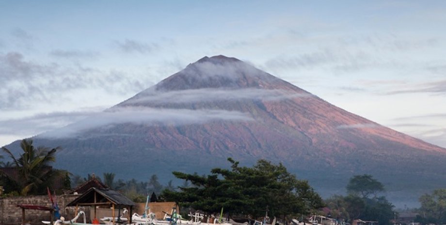 Вулкан Агунг до извержения / Фото: tourfrombali.com