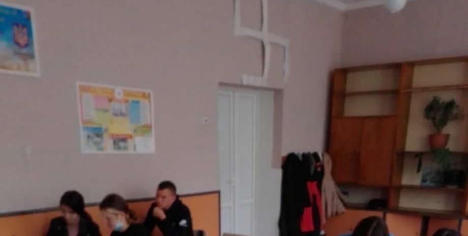 свастика, нацистский символ, школа, Жашков