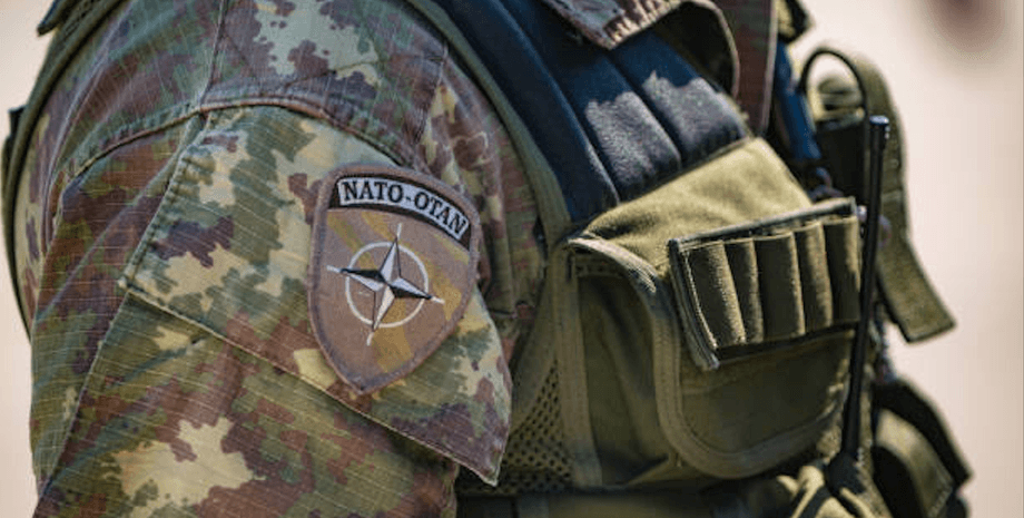 НАТО солдат