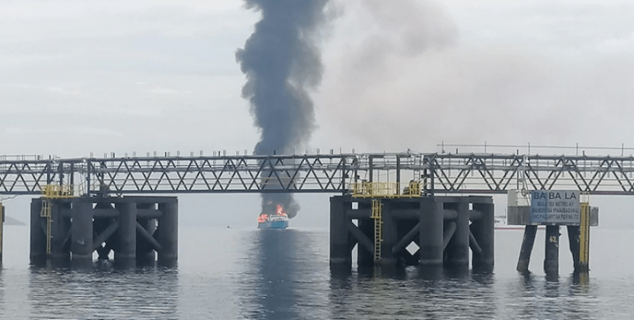 пожар на пароме, пожар на судне, паром MV Asia Philippines