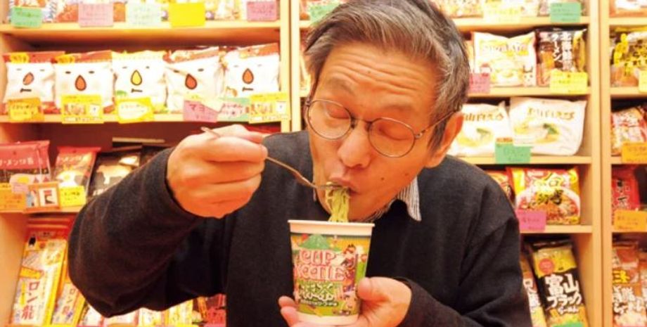 Сокусекисай Ояма из Японии ежедневно ел лапшу быстрого приготовления, что с ним произошло, как такой рацион повлиял на мужчину