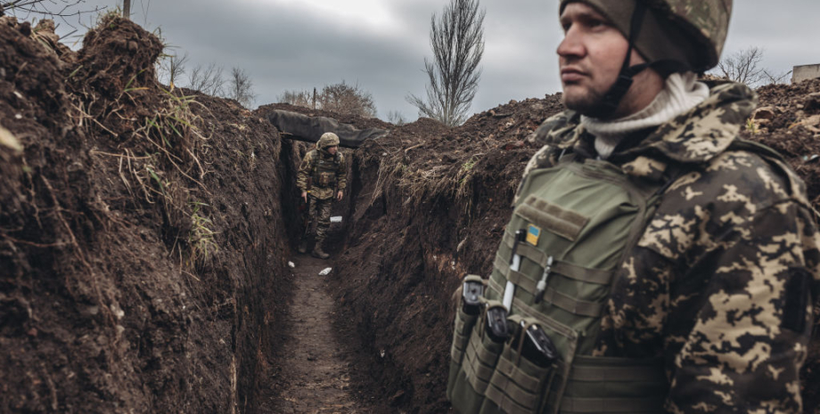 Laut der Veröffentlichung baut die Ukraine jetzt aktiv neue Befestigungen auf, u...