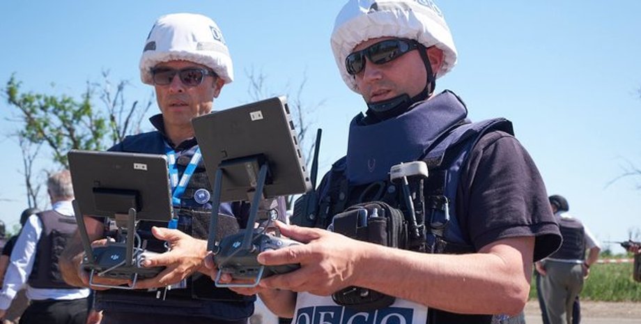 СММ ОБСЕ в Донбассе /Фото : facebook.com/zhebrivsky