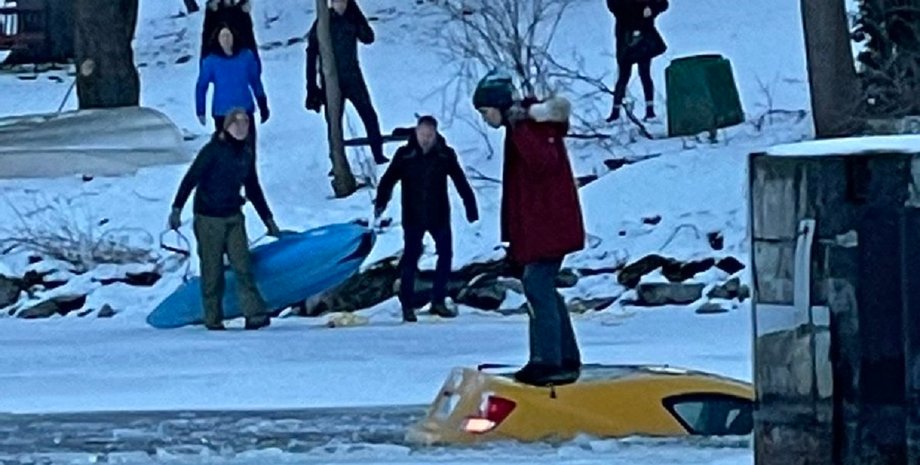 Утонувшее авто, Scion TC, авто провалилось под лед, авто утопленник