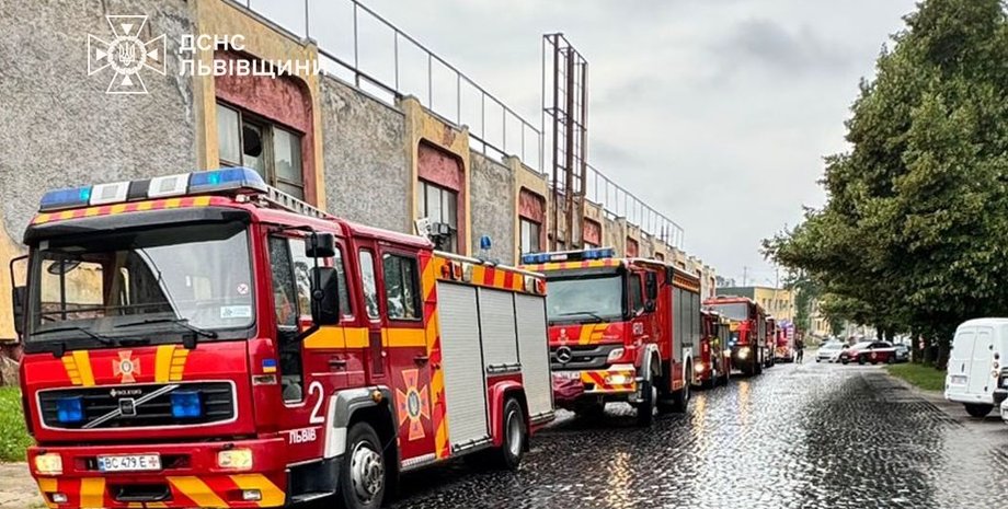 В ДСНС повідомили подробиці пожежі у готелі «Власта»