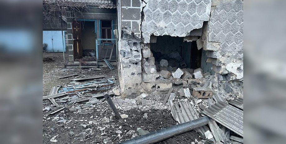 Последствия недавних обстрелов в Донецкой области