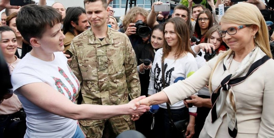 Надежда Савченко и Юлия Тимошенко / Фото: facebook.com/andriy.tsaplienko