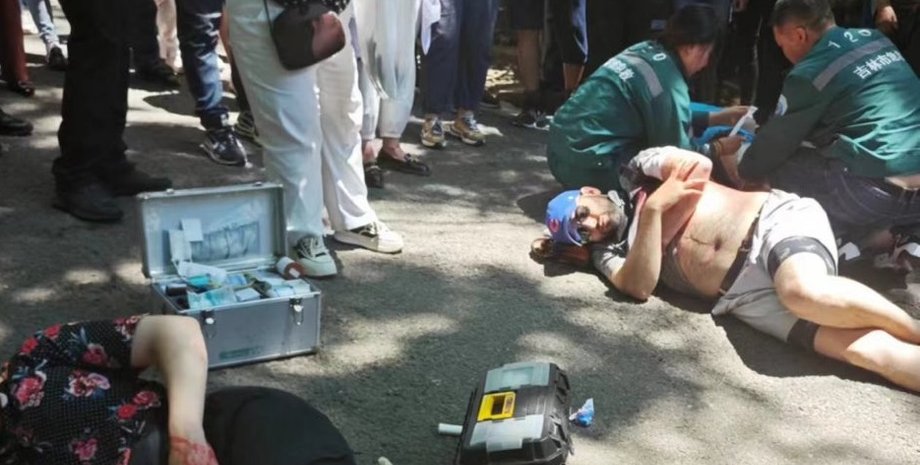 поножовщина в китае, нападение с ножом, напали на американцев, нападение в китае