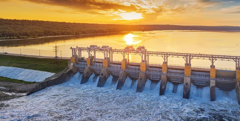 вода гребля