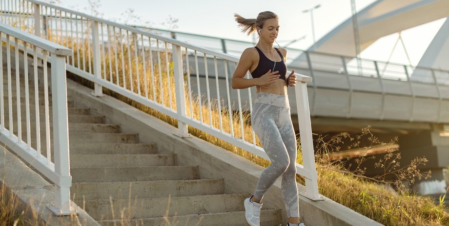 ходьба женщина лестница спорт здоровье спорт