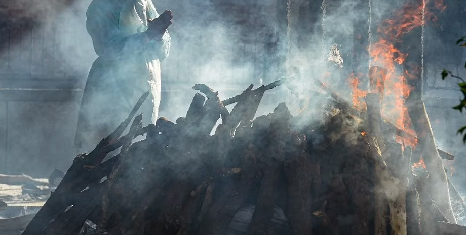 Мужчина кремировал свою жену, а потом встретил ее за 600 км от дома, курьезы, Индия, путаница, приколы, расследования