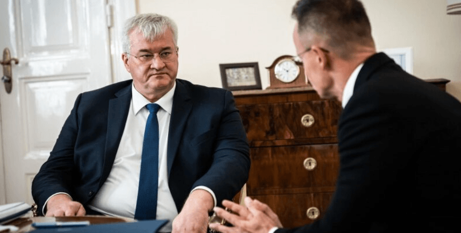 сибіга, Андрій Сибіга, Сійярто