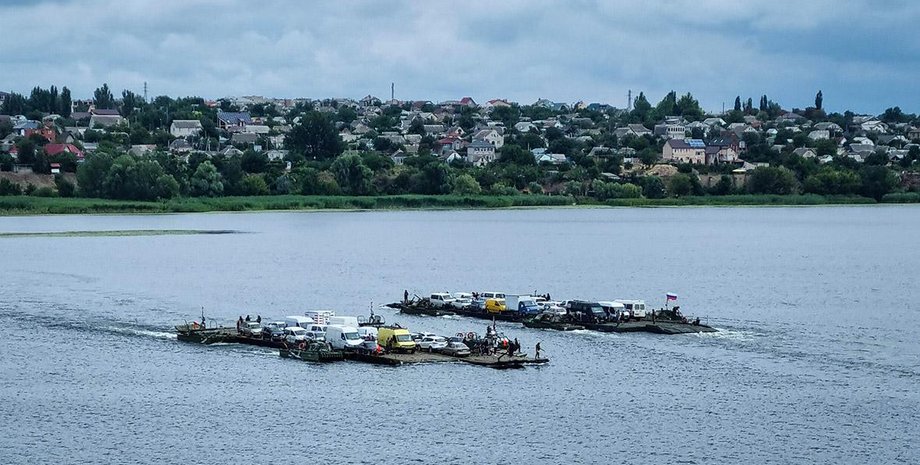 Понтонна переправа на Дніпрі