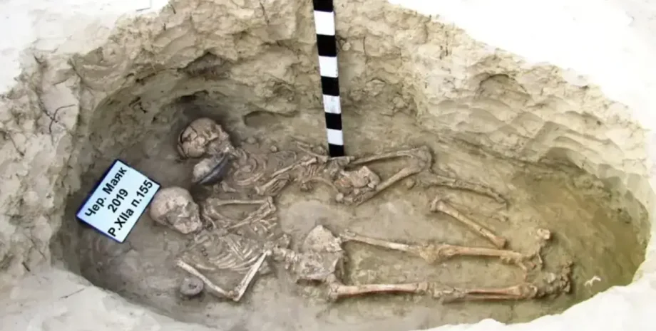 Археологи дослідили скіфське поховання у Херсонській області