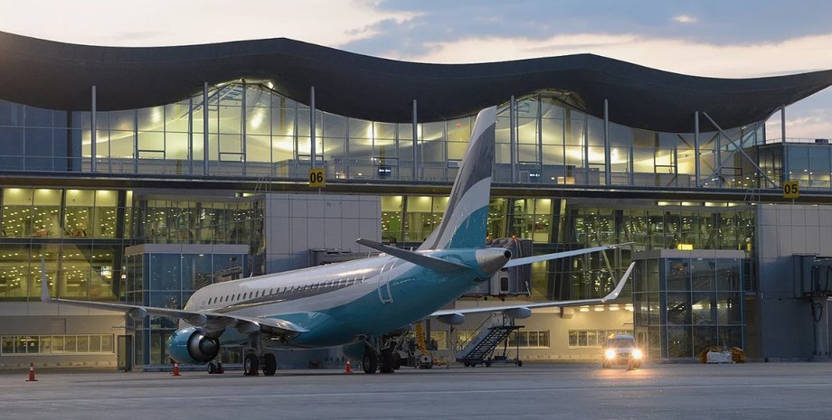 аеропорт Бориспіль, літак у Борисполі