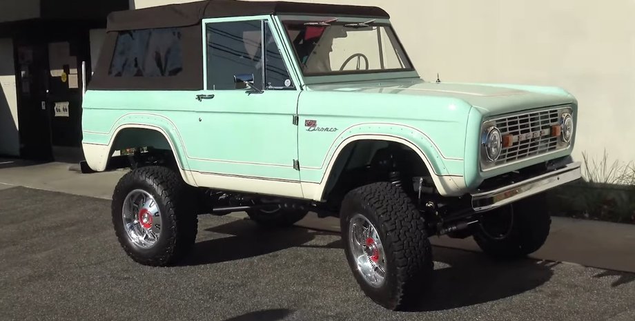 авто Бена Аффлека, авто Дженніфер Лопес, Дженніфер Лопес, Бен Аффлек, Ford Bronco, Rivian R1S