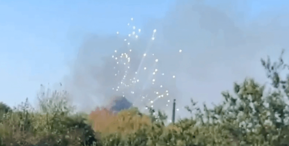 Сорокино, Луганская область, Сорокино Луганская область, Краснодон новости, Краснодон сегодня, Луганская ОГА, взрывы сегодня, прилет в склад бк, склад бк, детонируют снаряды, взрываются снаряды