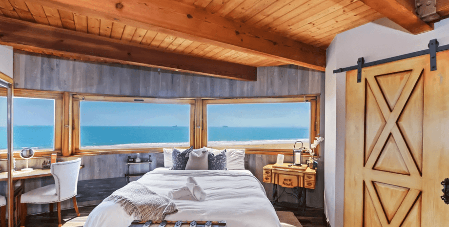 Башня Сансет Бич