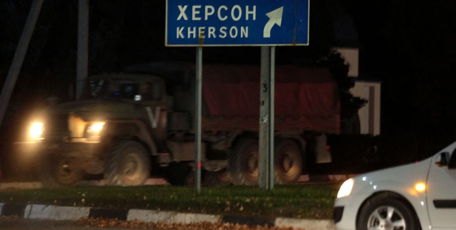 Експерти кажуть, що за останні два тижні на правий берег було переміщено щонайменше чотири-п'ять батальйонних тактичних груп