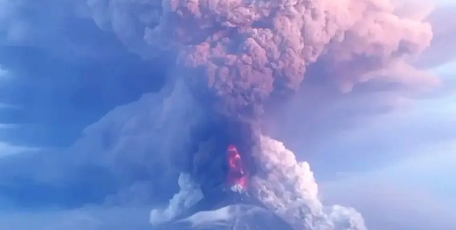 Після землетрусу на Камчатці активізувалися вісім вулканів виверження вулкана на Камчатці