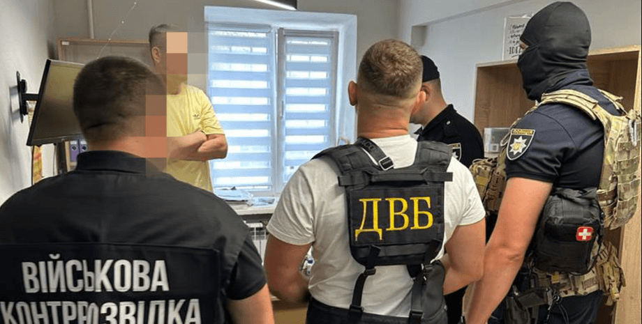 затриманий, прокуратура, правоохоронці, підозрюваний, підозра