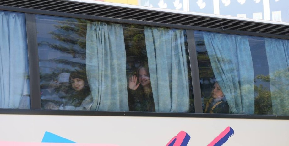 лагерь, автобус, поездка, дети, война в Украине