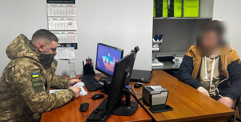 Мужчина пытался выехать по документам женщины