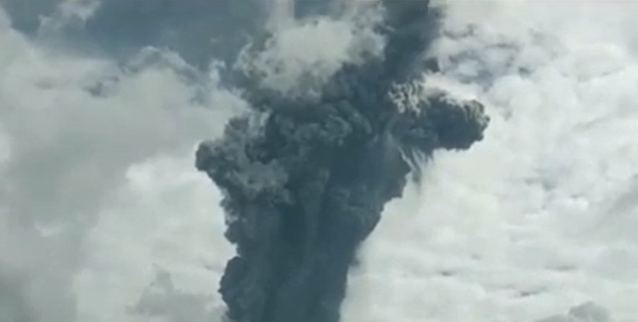 Извержение вулкана Марапи, извержение вулкана суматра, мизвержение вулкана индонезия, стихийное бедствие