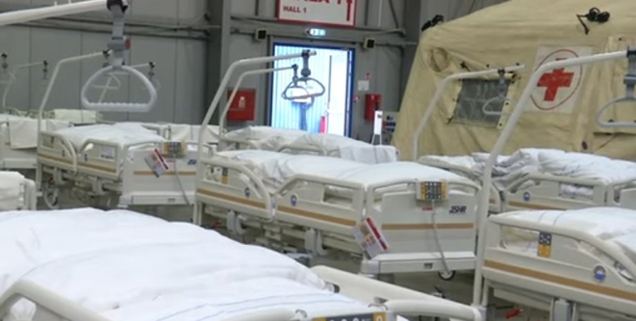 Прага, госпіталь, COVID-19, персонал, Чехія, пандемія коронавірусу