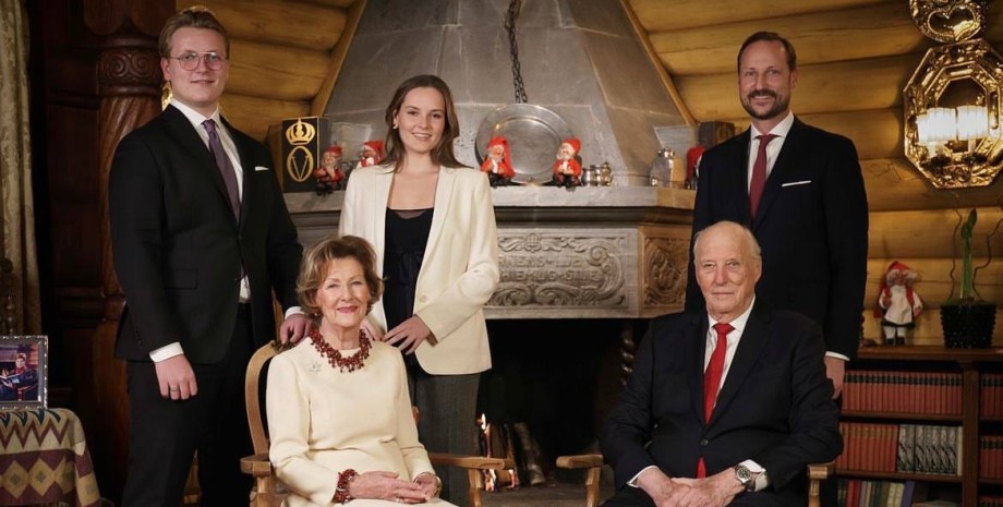Королівська родина Норвегії, різдвяна листівка, королева соня, король гаральд, кронпринцеса матте-маріт, норвегія