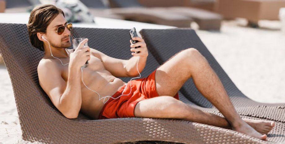 Мужчина нанес солнцезащитный крем, совершил большую ошибку