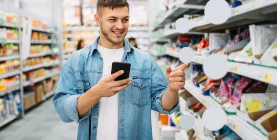 Знахідка у пакеті з пластівцями зі шматочками полуниці, сюрприз, цікаві знахідки у продуктах з супермаркету